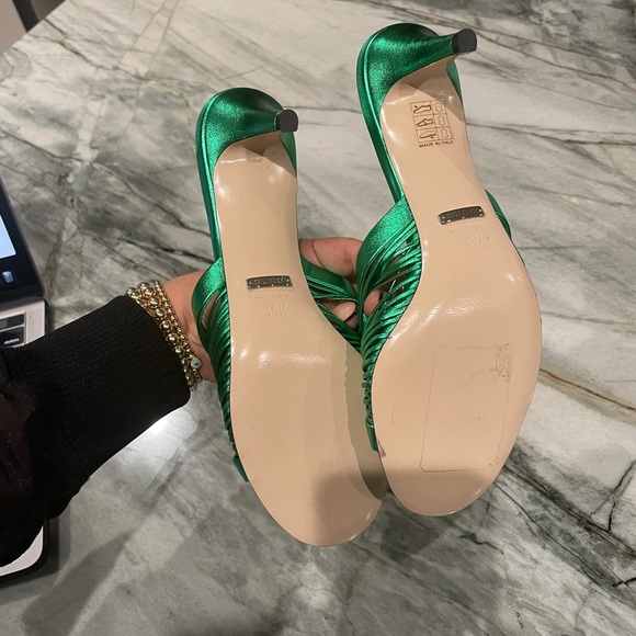 GUCCI knotted Metallic-leather Mules In Green - Picture 3 of 8